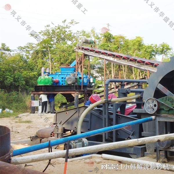 大理石废料加工沙子确实了不开一台1080数控对辊破碎机