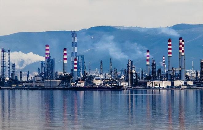 反杀美国？加拿大总理访华第一签：百万吨石油卖给不该卖的人(图2)